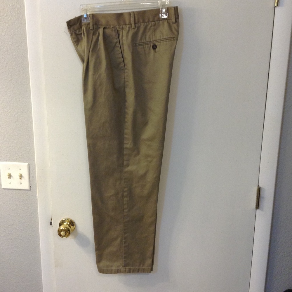 DOCKERS MEN'S  KHAKI DRESS PANTS 32W X 30L